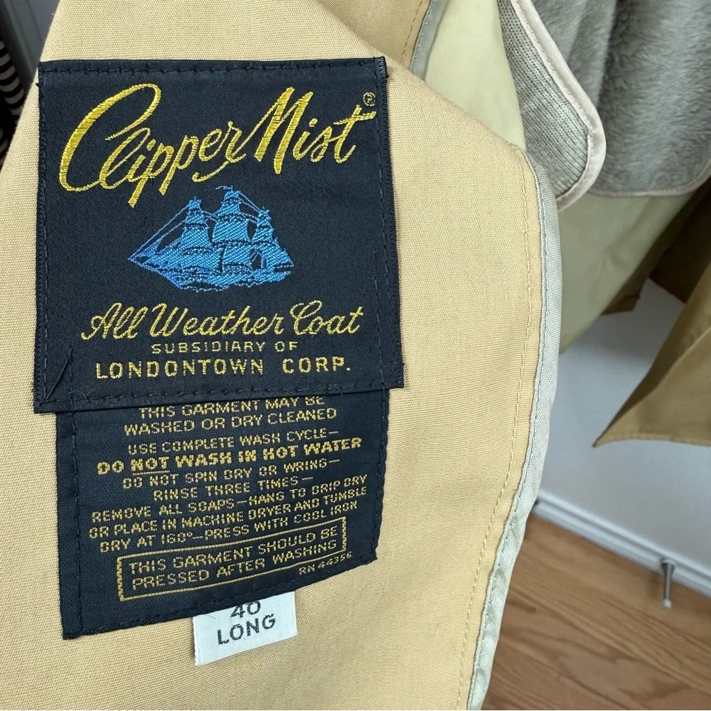 Clipper Mist vintage Classic Tan Trench Coat size 40